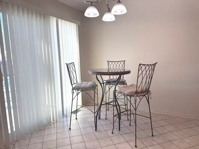 $2,500 | 6 Cimarron Court, Cary, IL 60013