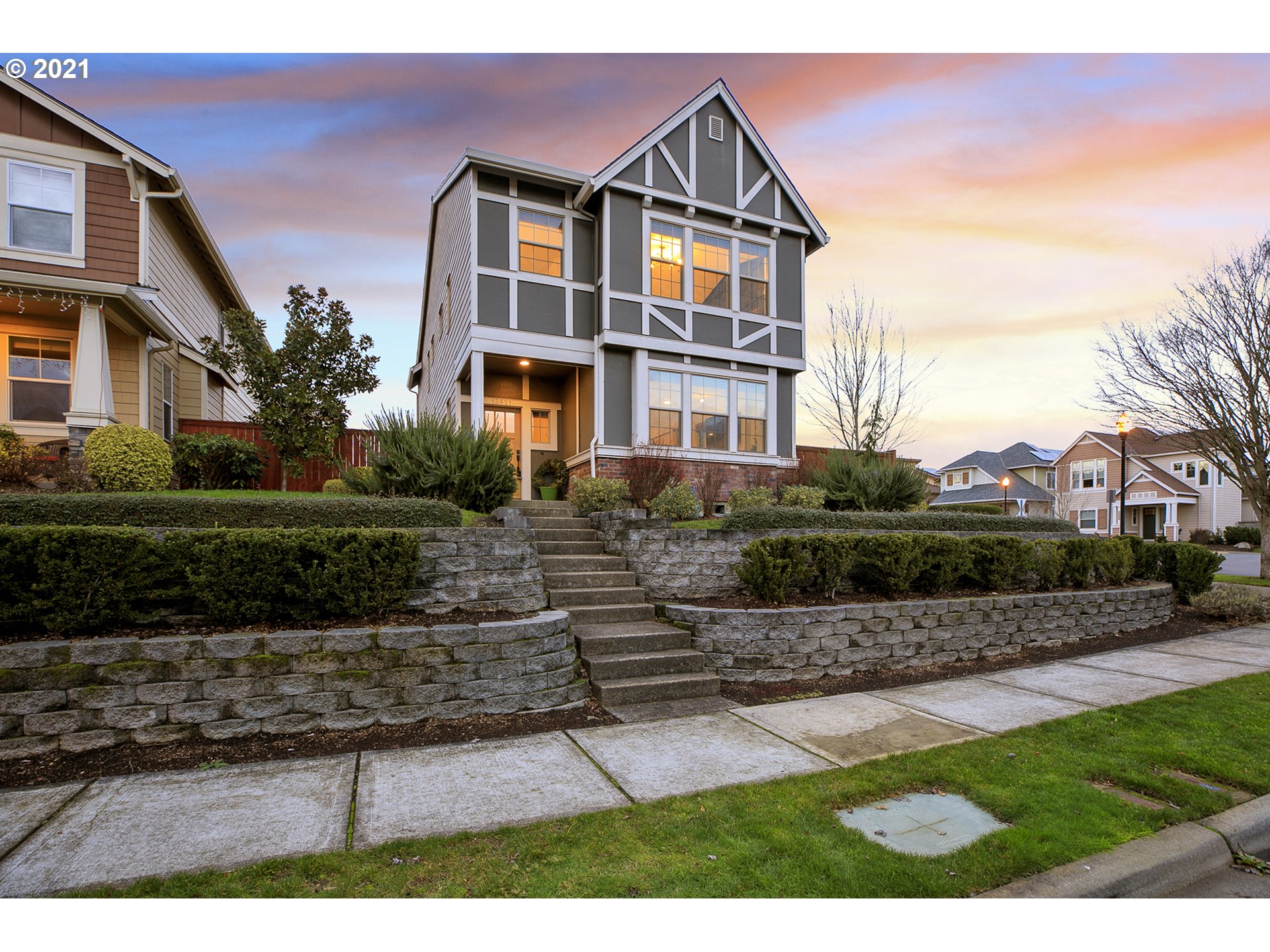 13621 Southwest Fischer Road King City, OR 97224 - Photo 2 of 32 Gallery Image 2