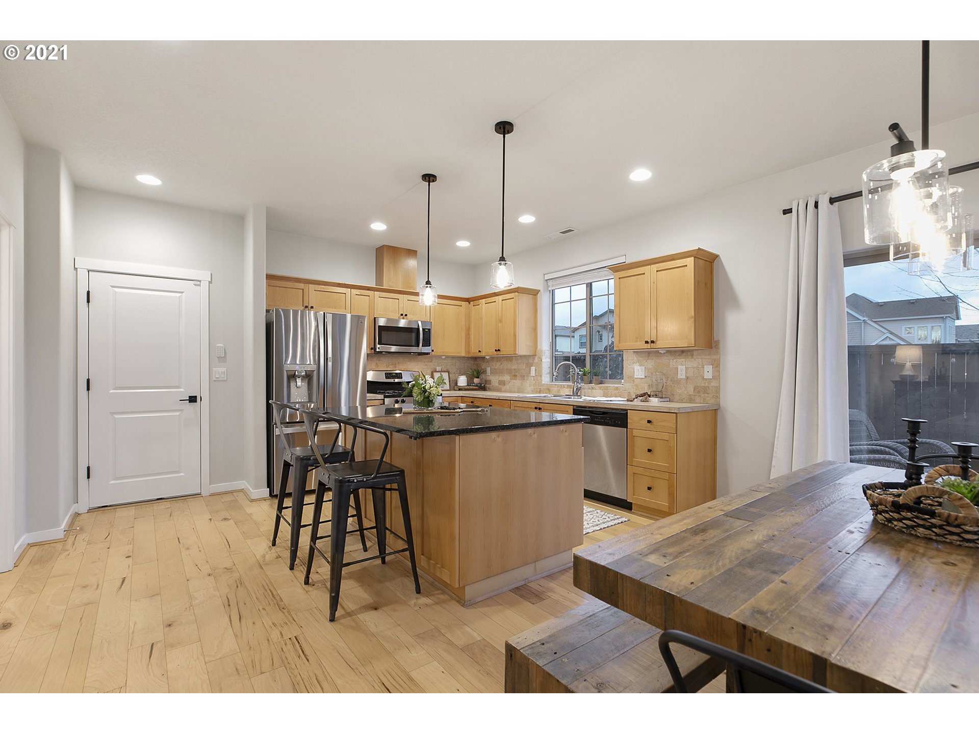 13621 Southwest Fischer Road King City, OR 97224 - Photo 11 of 32 Gallery Image 11