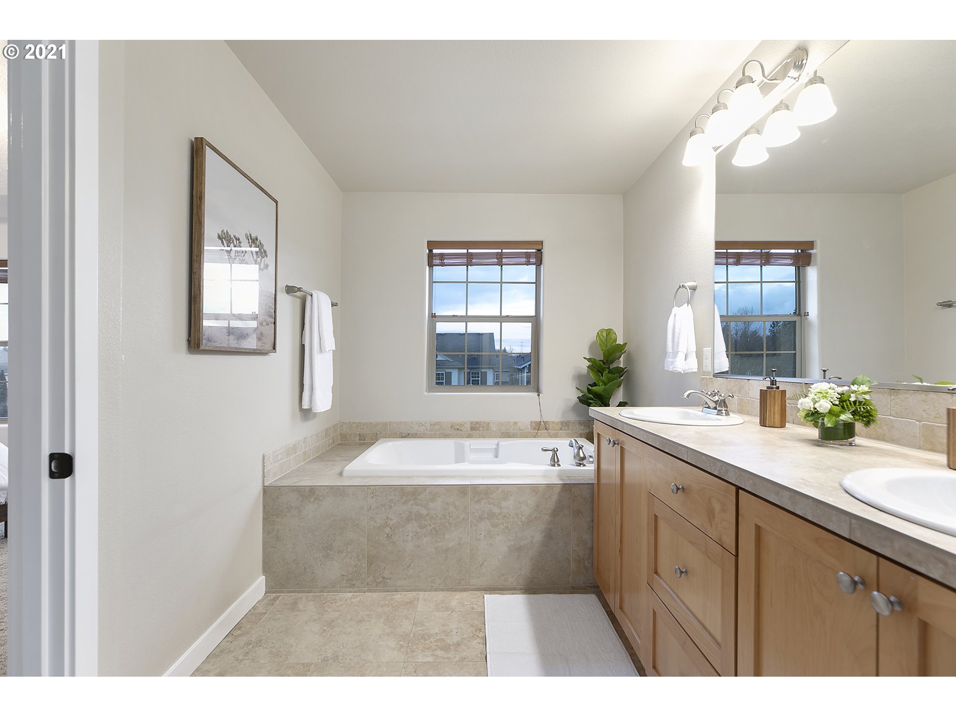 13621 Southwest Fischer Road King City, OR 97224 - Photo 19 of 32 Gallery Image 19