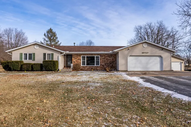 $357,500 | 10727 95th Street, Coal Valley, IL 61240