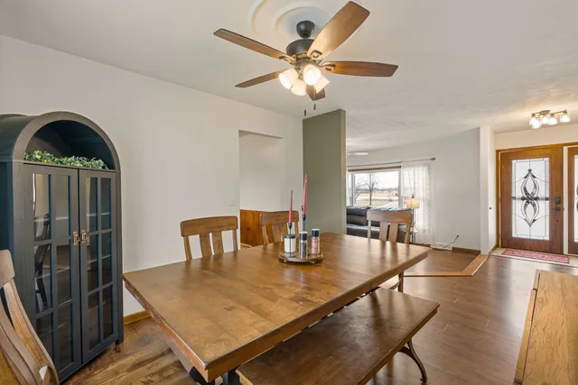 $357,500 | 10727 95th Street, Coal Valley, IL 61240