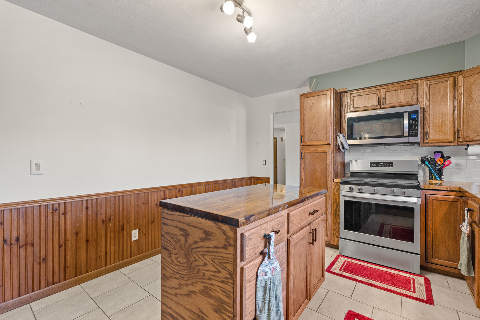 10727 95th Street Coal Valley, IL 61240 - Photo 13 of 59