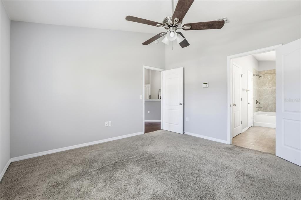 5723 Kingletsound Lithia, FL 33547 - Photo 22 of 33 a view of a big room with closet