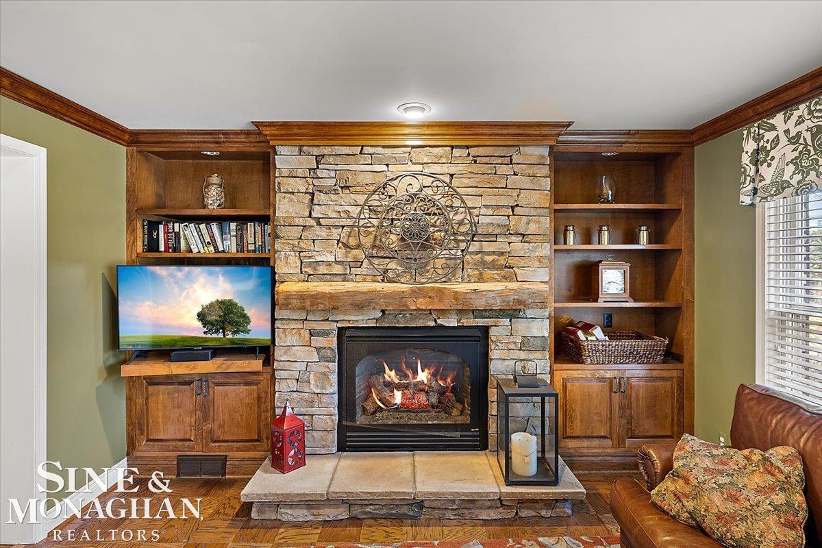 595 Thorntree Road Grosse Pointe Woods, MI 48236 - Photo 12 of 64