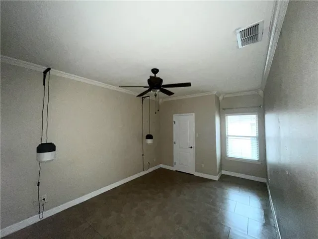 a view of empty room with window