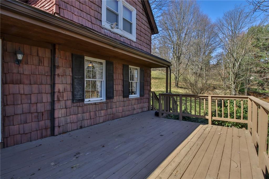 809 Crawford Road Pittsburgh, PA 15237 - Photo 3 of 25 Front Deck