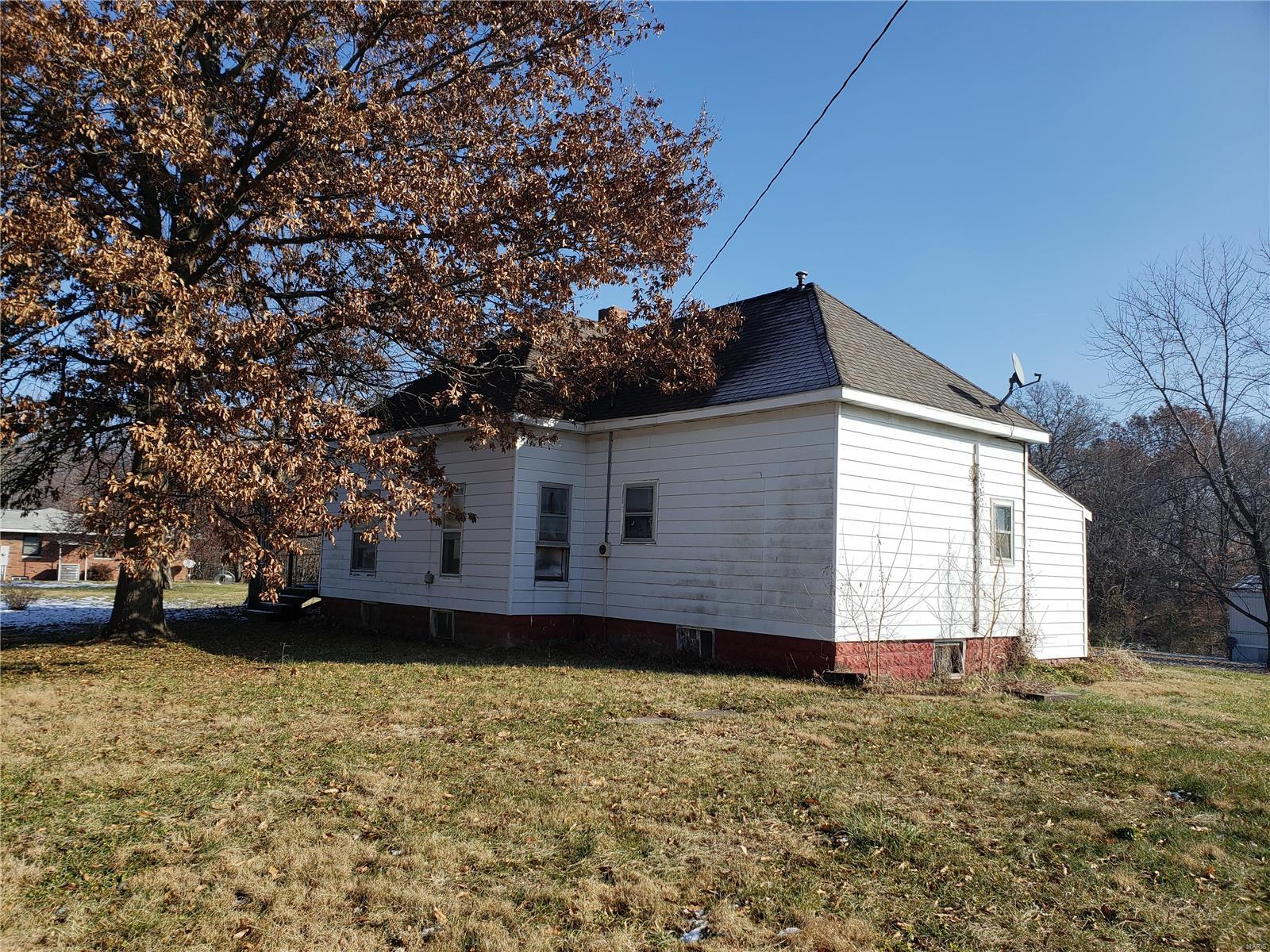 411 Locust Street Coffeen, IL 62017 - Photo 2 of 11