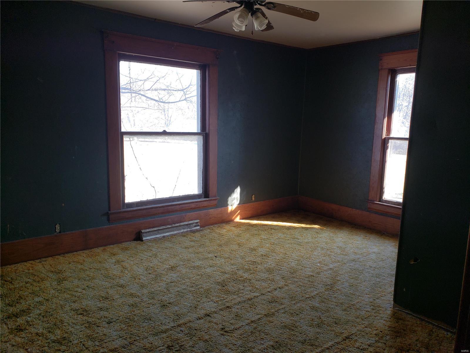 411 Locust Street Coffeen, IL 62017 - Photo 9 of 11