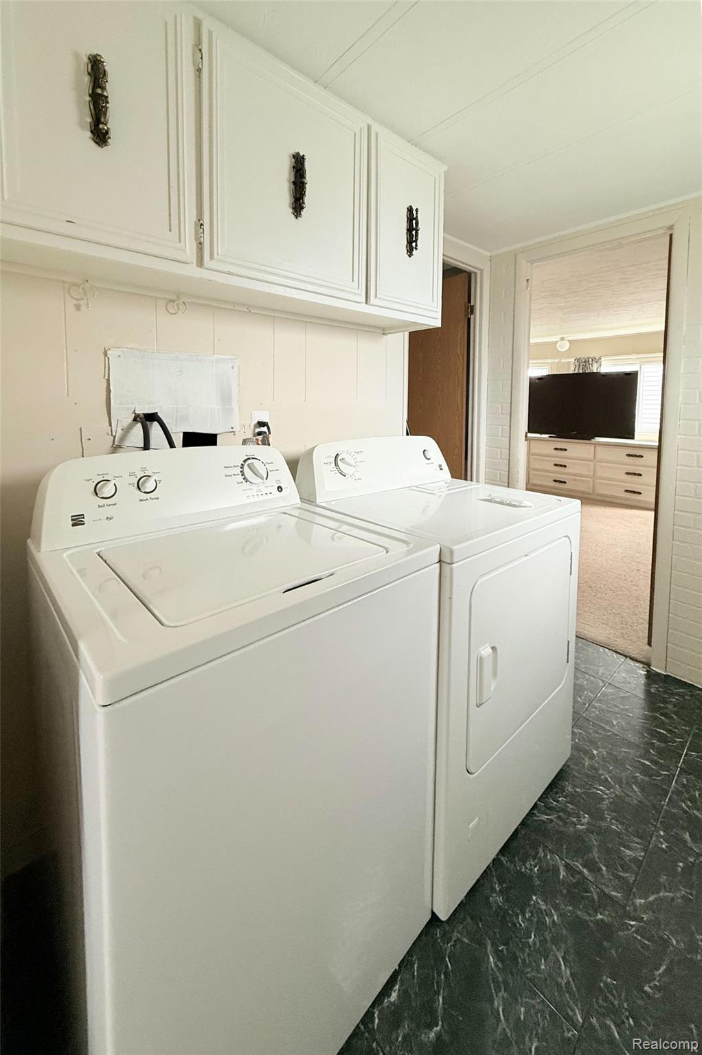 313 Huntington, Unit 11 Newport, MI 48166 - Photo 12 of 16 IMG_0703.jpg