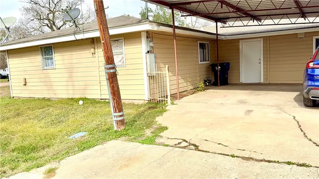 $1,400 | 359 6th Street, Somerville, TX 77879