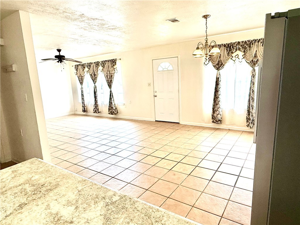 359 6th Street Somerville, TX 77879 - Photo 3 of 17 a view of a living room