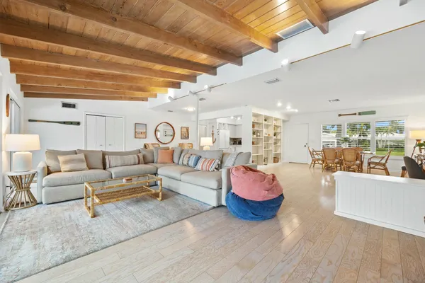 $5,500 | 337 Fairway North, Tequesta, FL 33469