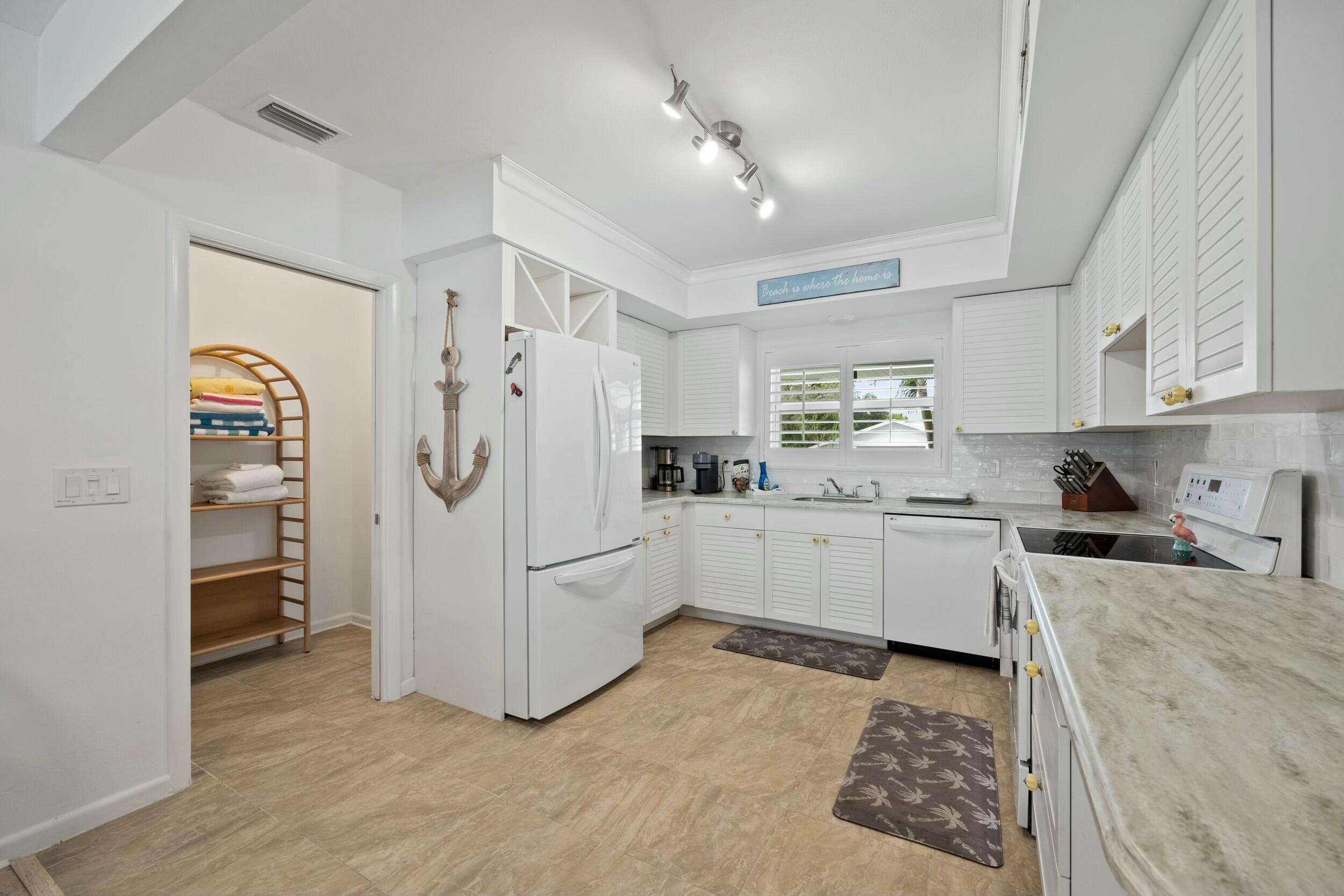 337 Fairway North Tequesta, FL 33469 - Photo 9 of 24 tempImagerm0Fro