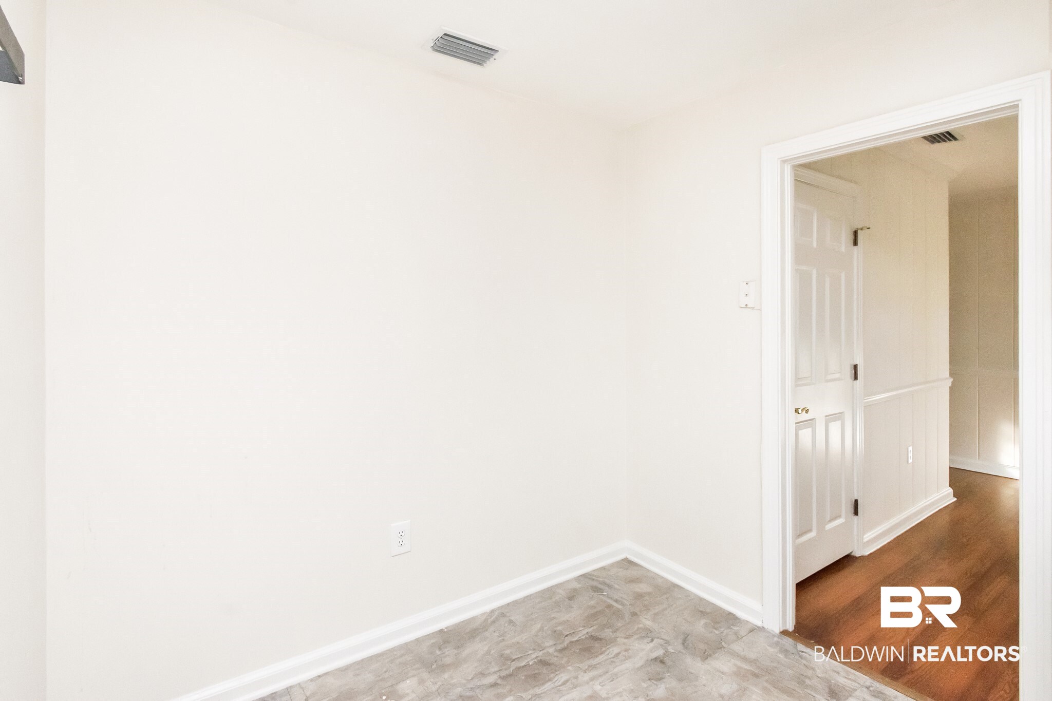 4023 Michael Boulevard Mobile, AL 36609 - Photo 12 of 31