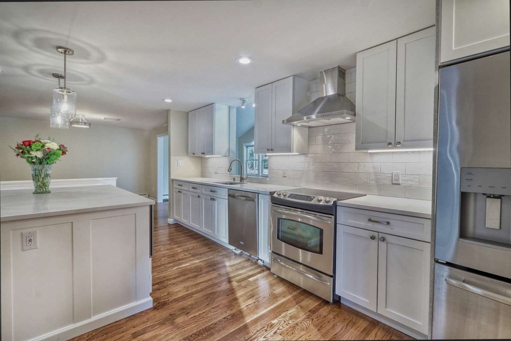 4 Burnham Road Dover, MA 02030 - Photo 9 of 32 Gallery Image 9