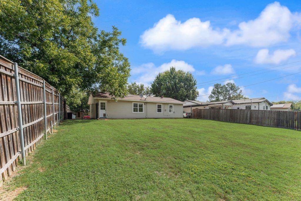 121 Dallas Drive Euless, TX 76039 - Photo 28 of 28