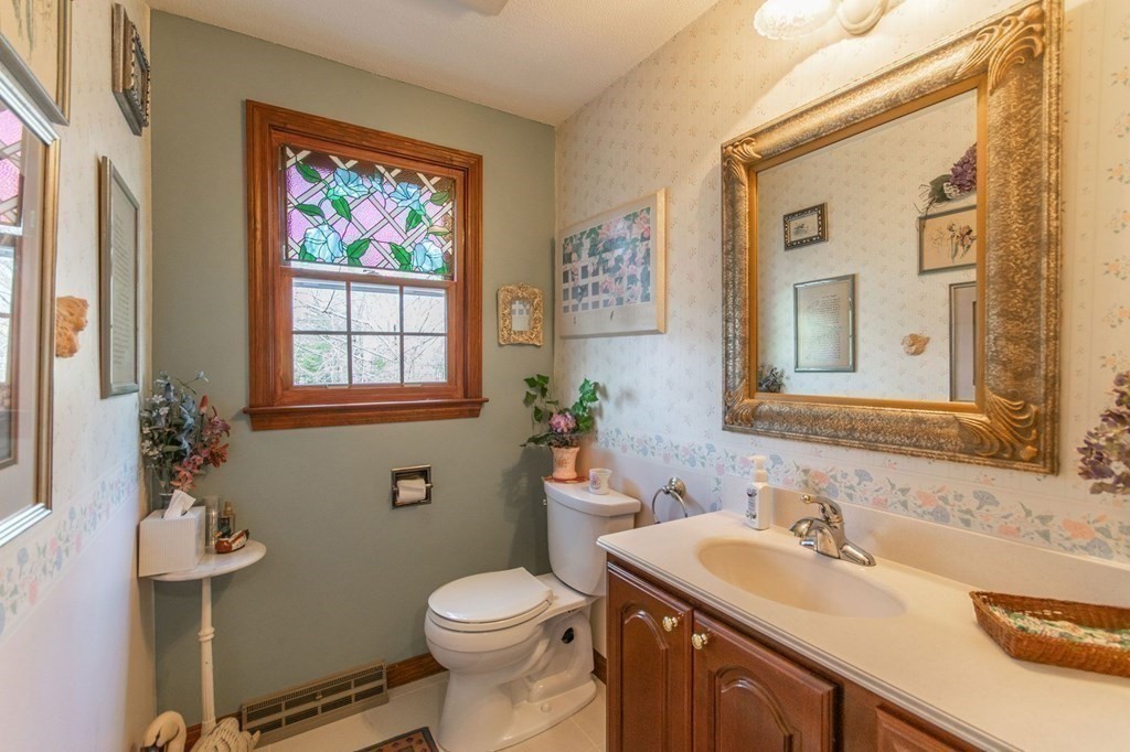158 Edgewater Road Agawam, MA 01001 - Photo 21 of 41 Gallery Image 21