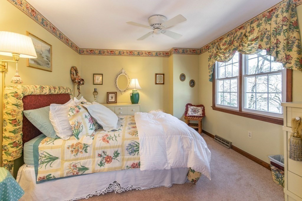 158 Edgewater Road Agawam, MA 01001 - Photo 22 of 41 Gallery Image 22