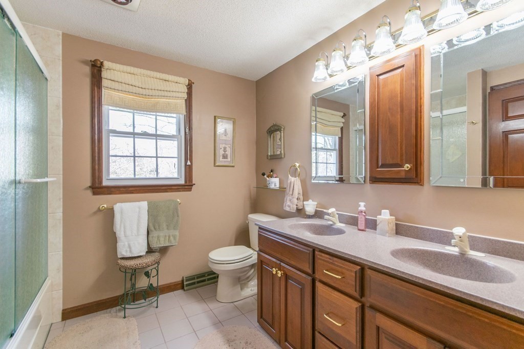 158 Edgewater Road Agawam, MA 01001 - Photo 25 of 41 Gallery Image 25