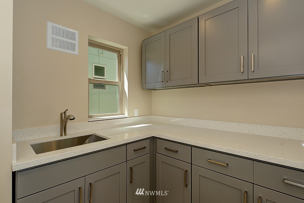 2853 Southwest Nevada Street Seattle, WA 98126 - Photo 11 of 24 Gallery Image 11