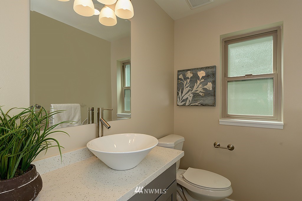 2853 Southwest Nevada Street Seattle, WA 98126 - Photo 12 of 24 Gallery Image 12