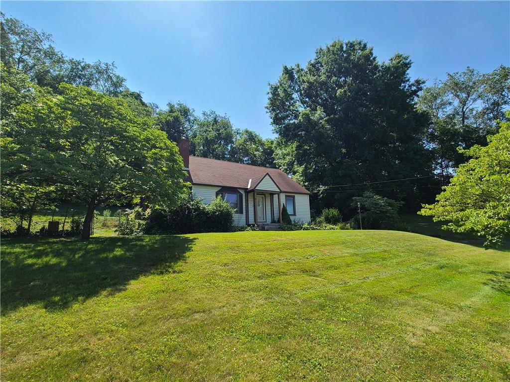 49 Midway Drive McKees Rocks, PA 15136 - Photo 3 of 23
