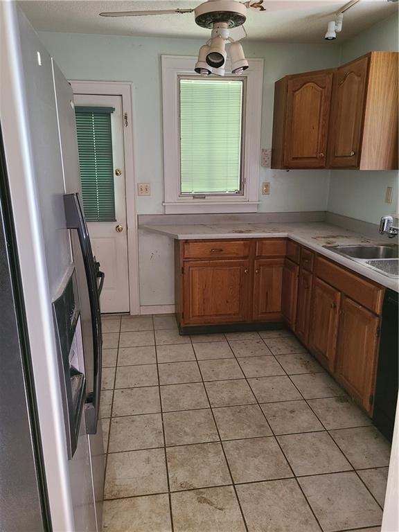 49 Midway Drive McKees Rocks, PA 15136 - Photo 7 of 23