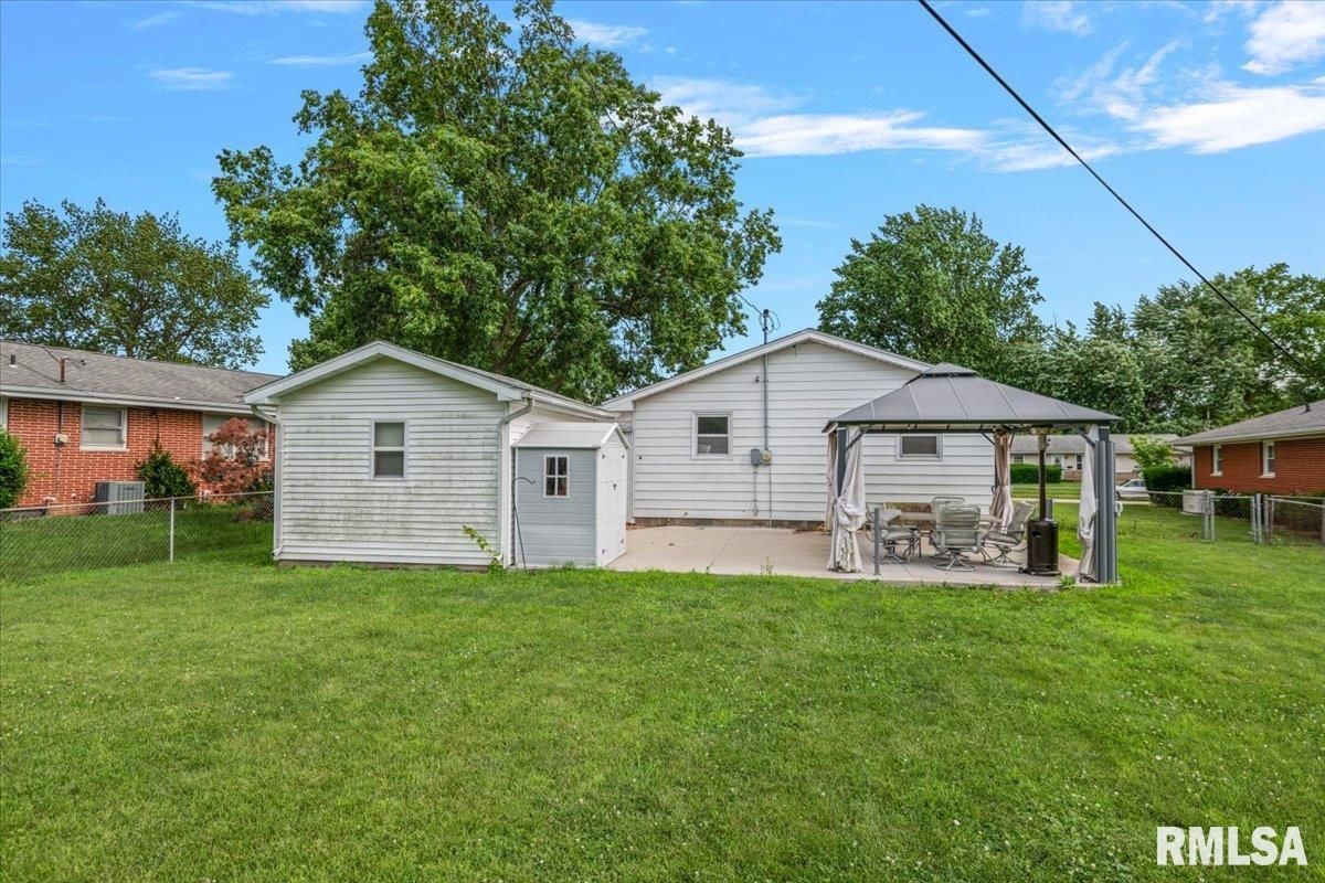 701 Samuel Street Taylorville, IL 62568 - Photo 29 of 31