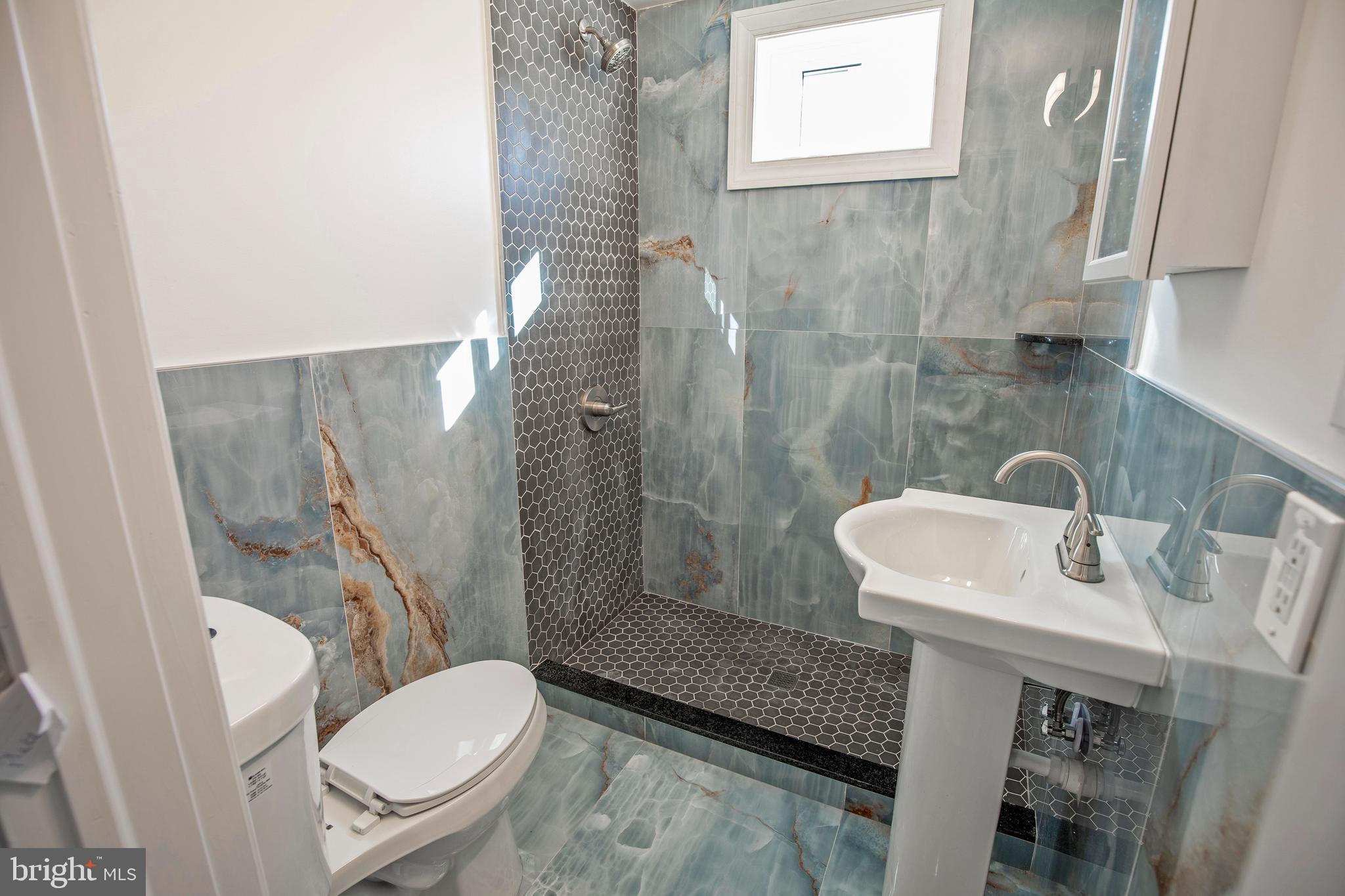 189 South Main Street, Unit 5 Doylestown, PA 18901 - Photo 17 of 21 Bathroom #2