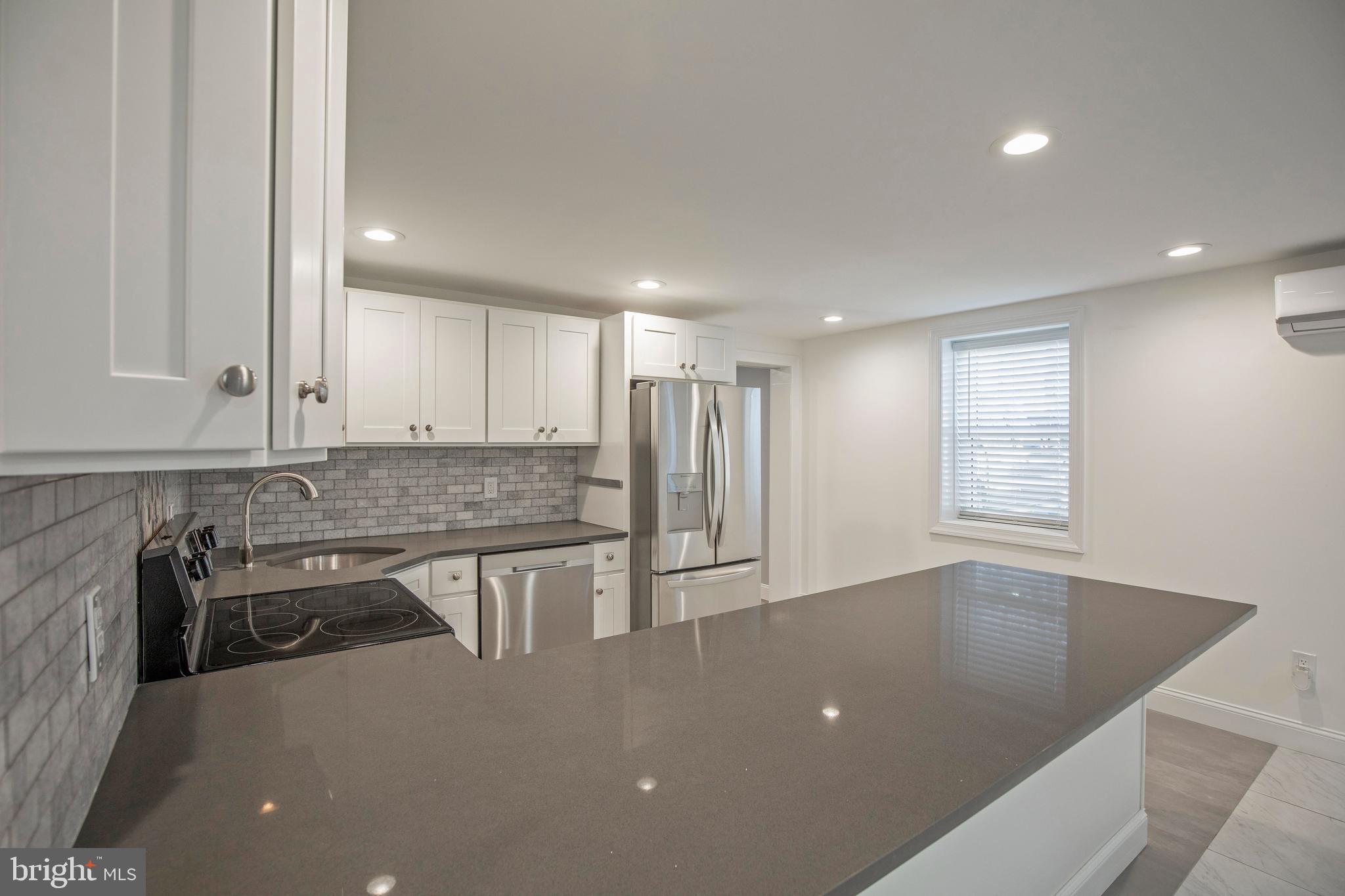 189 South Main Street, Unit 5 Doylestown, PA 18901 - Photo 4 of 21 Kitchen