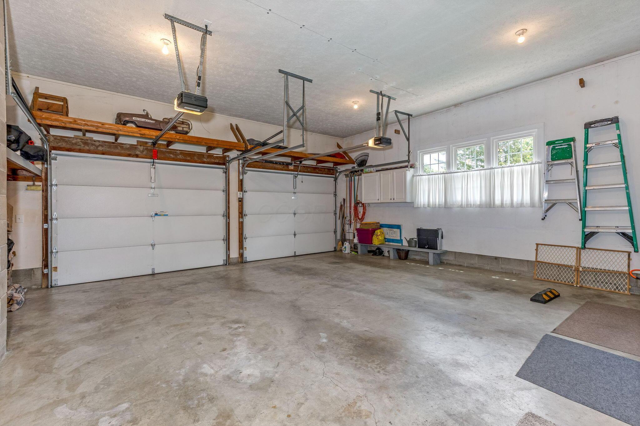 1030 Rhoda Lane Northeast Lancaster, OH 43130 - Photo 43 of 61 oversized garage