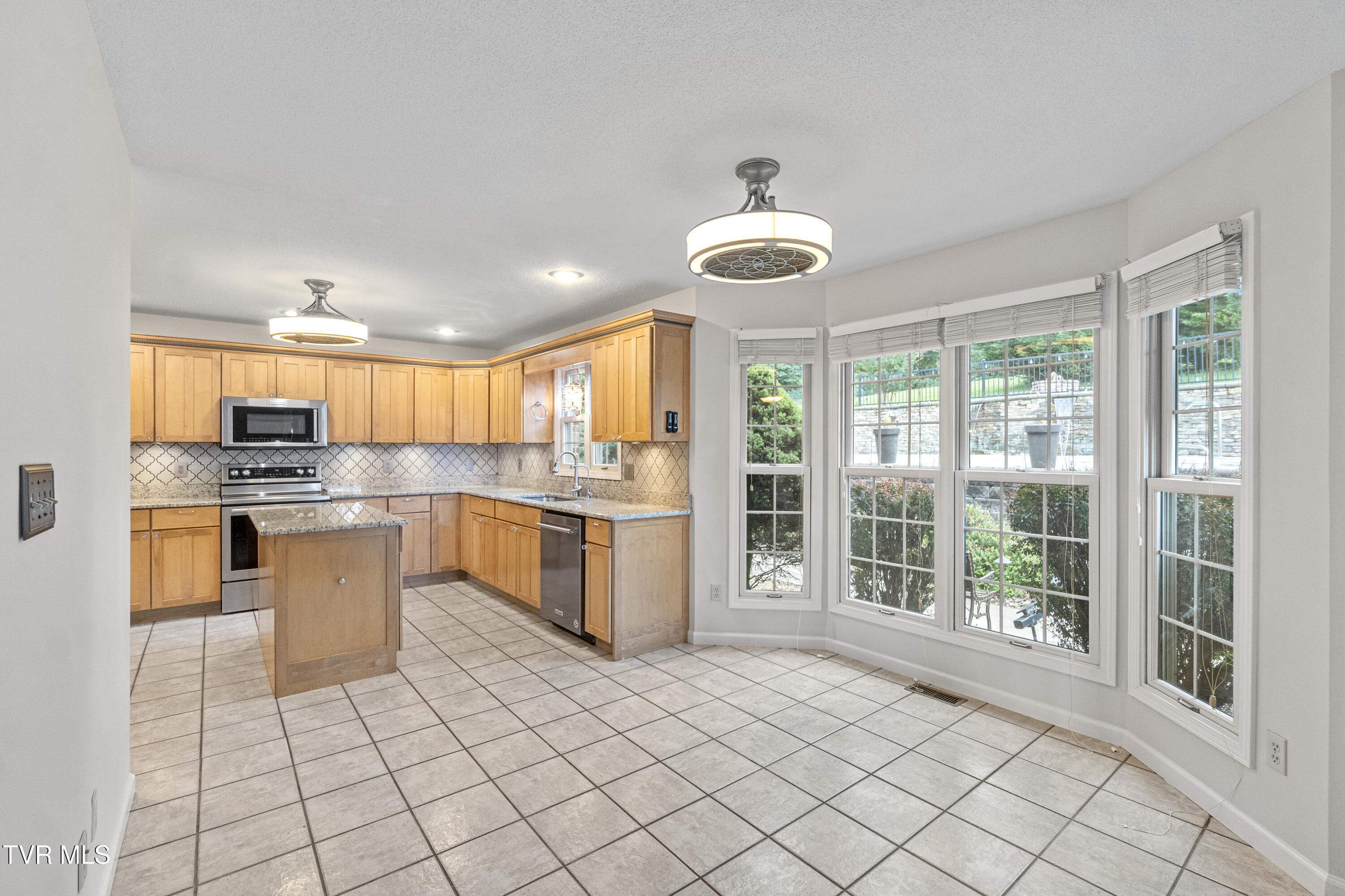 945 Dashaway Road Chuckey, TN 37641 - Photo 11 of 117 10