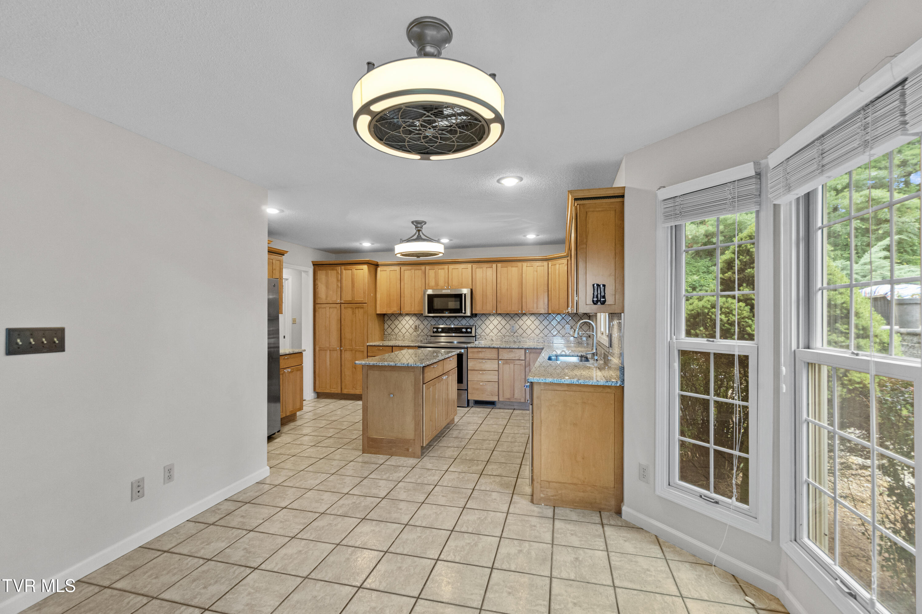 945 Dashaway Road Chuckey, TN 37641 - Photo 17 of 117 14