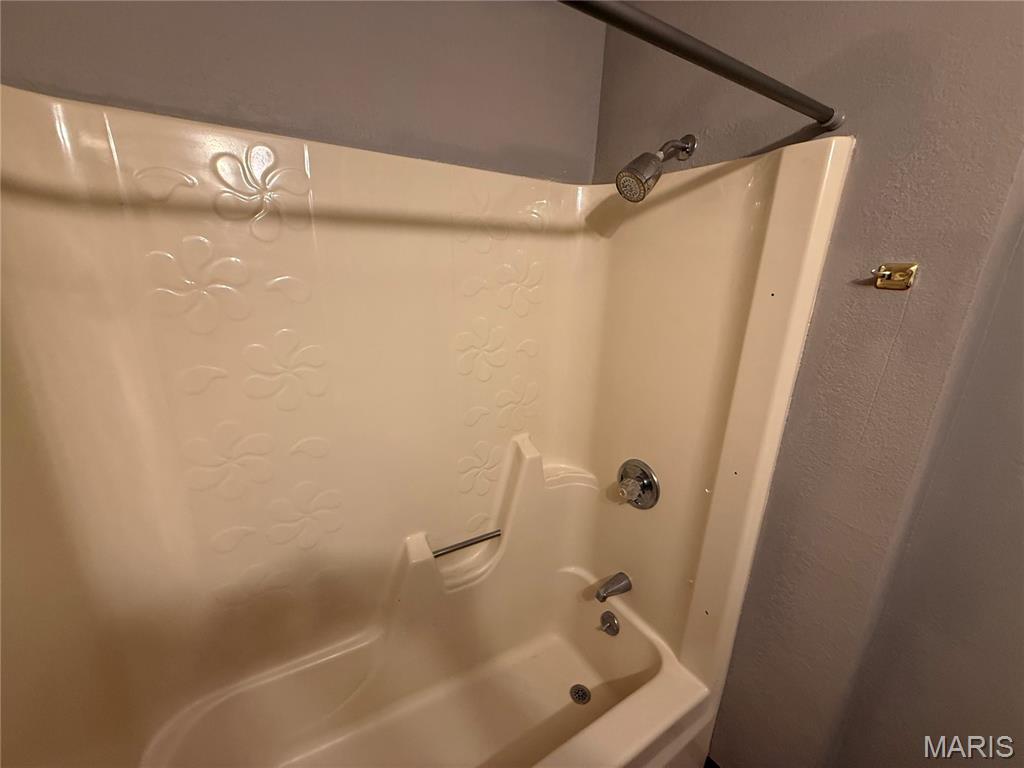306 Dewolf Street Odin, IL 62870 - Photo 6 of 11