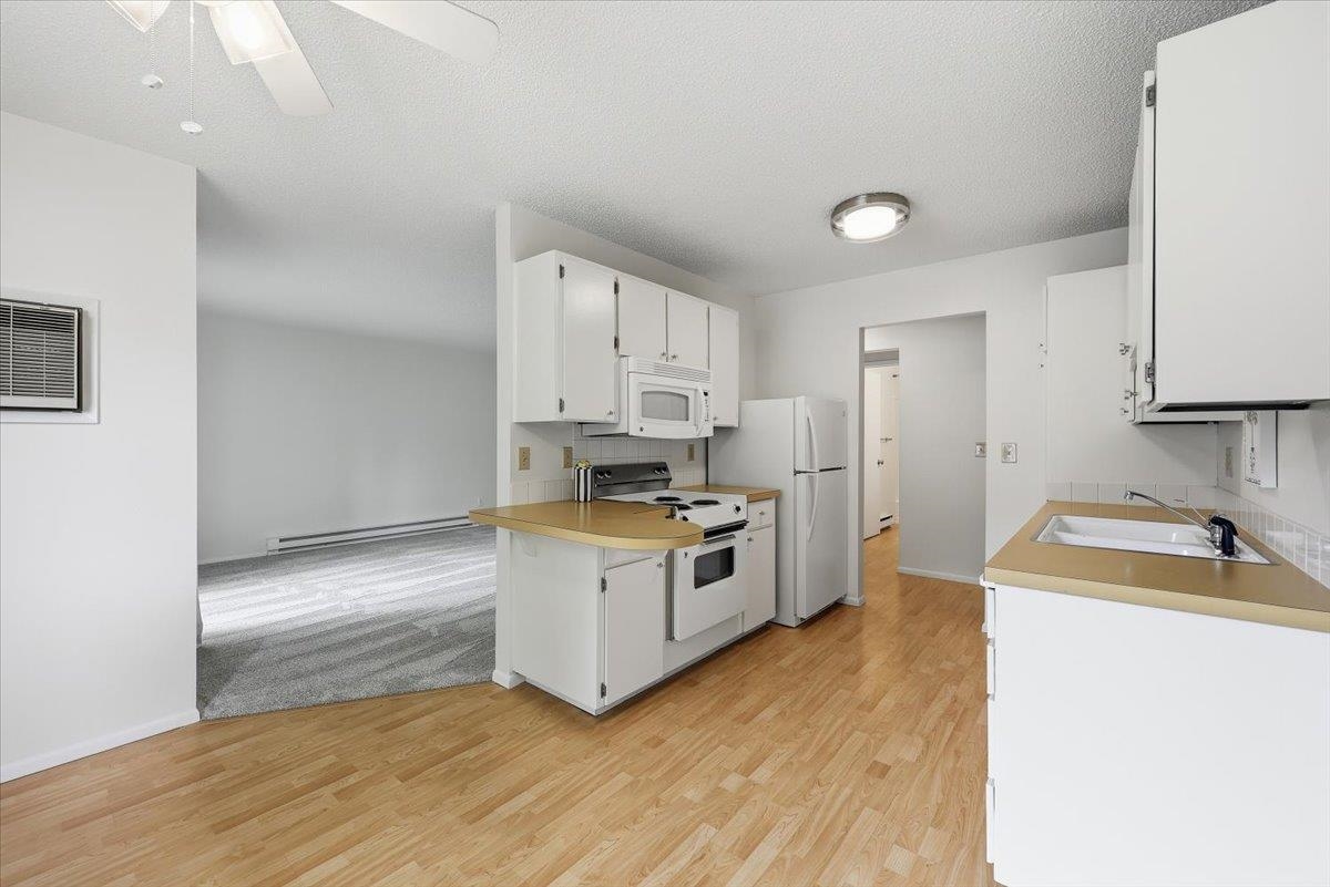 310 North Raymond Road, Unit D23 Spokane Valley, WA 99206 - Photo 9 of 20