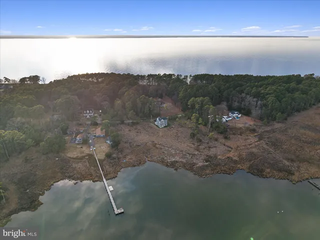 $1,399,998 | 16242 Thomas Road, Piney Point, MD 20674