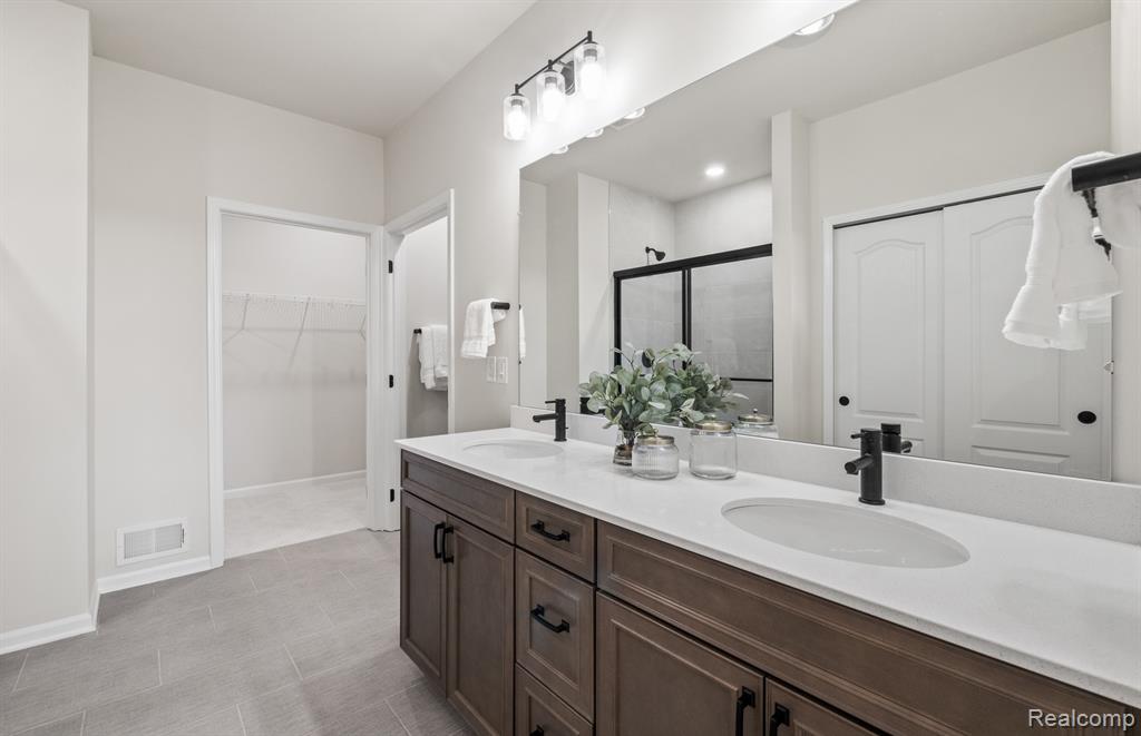 3069 Wyvern Road Lake Orion, MI 48359 - Photo 15 of 19