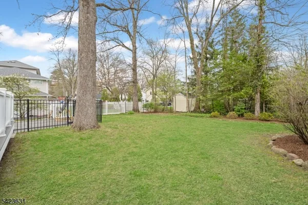 $1,250,000 | 128 Canoe Brook Parkway, Summit, NJ 07901