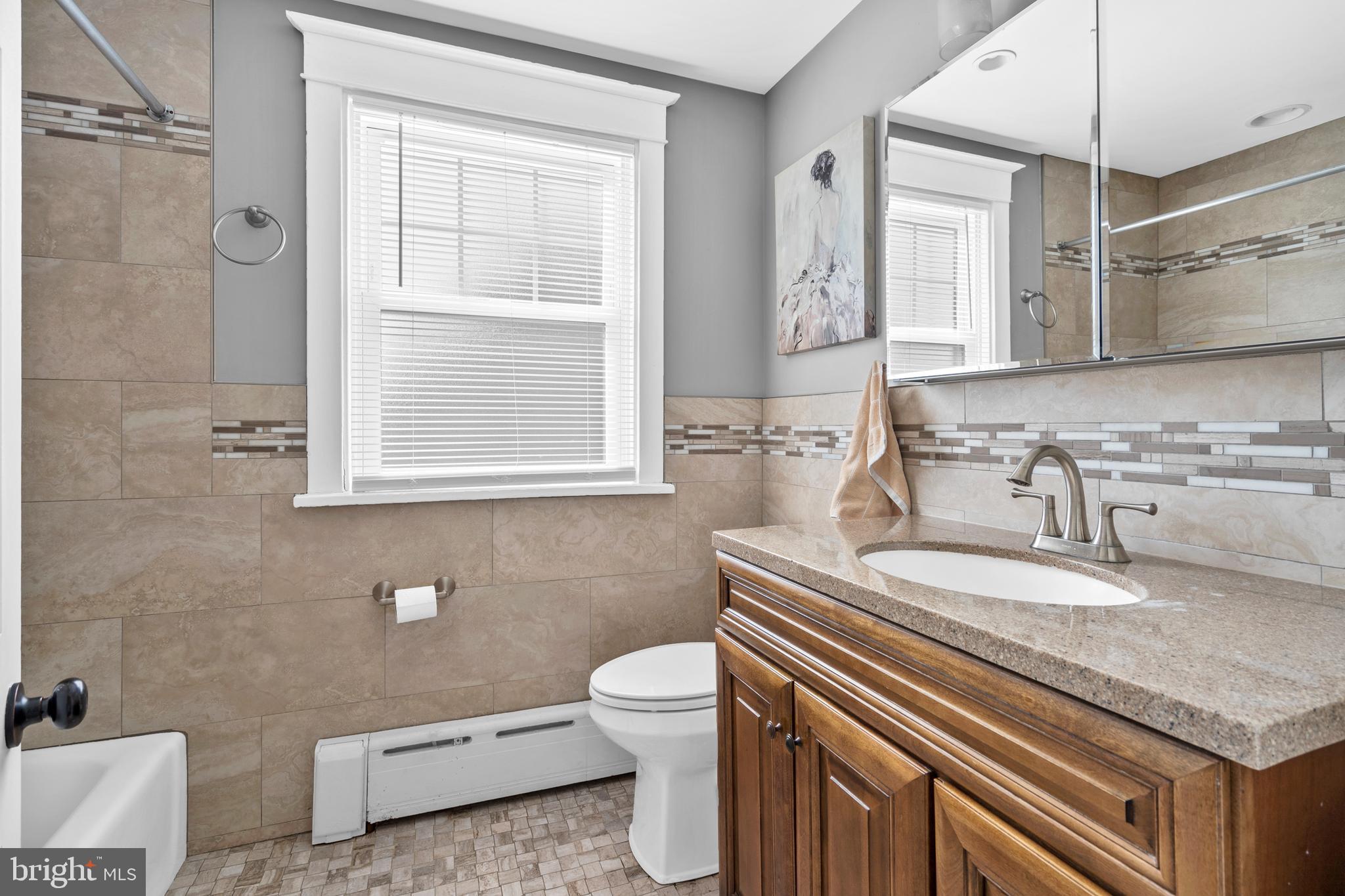 1901 Murray Street Philadelphia, PA 19115 - Photo 15 of 26 Hall bath 2nd floor