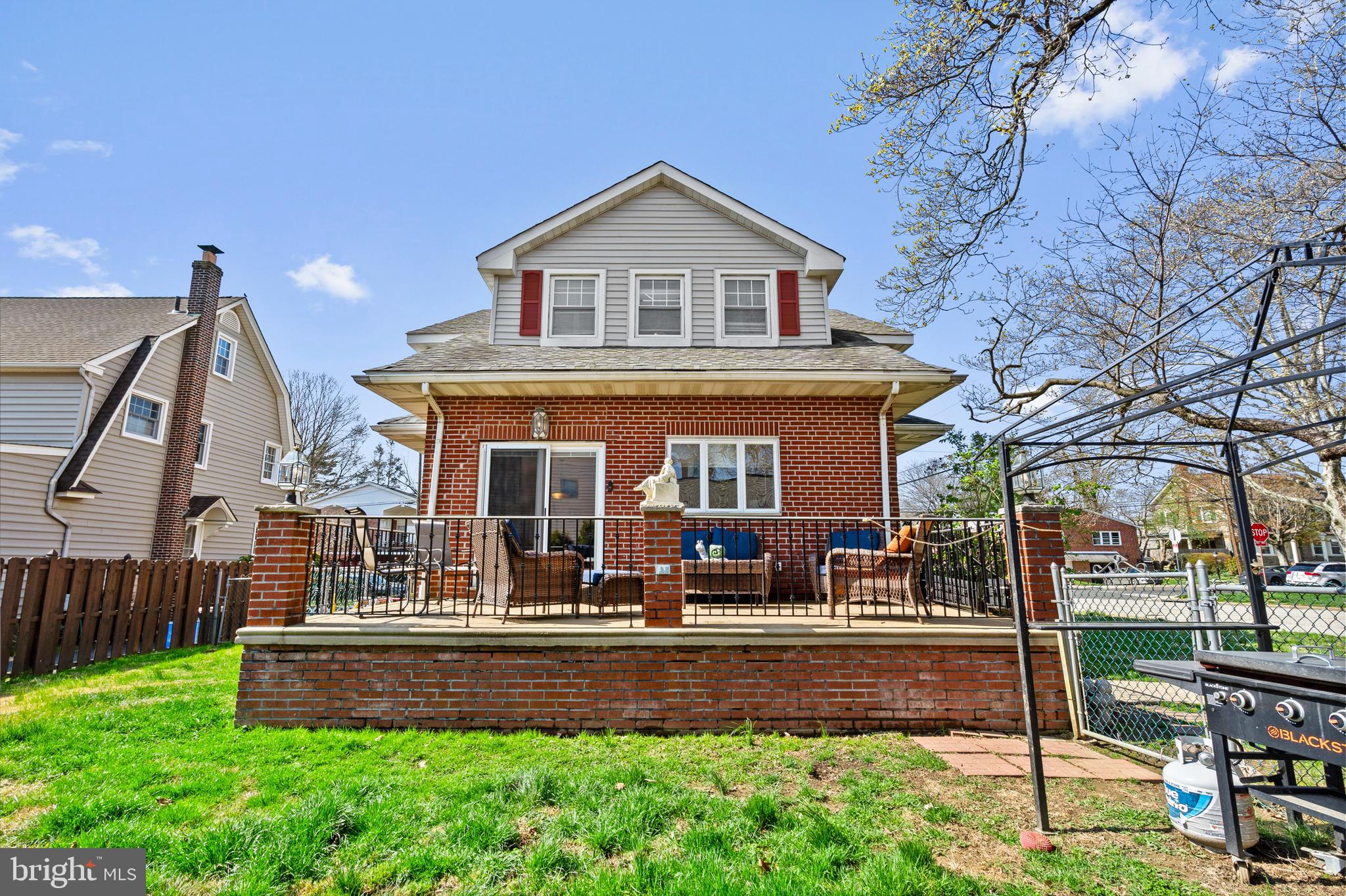 1901 Murray Street Philadelphia, PA 19115 - Photo 25 of 26 Rear / patio