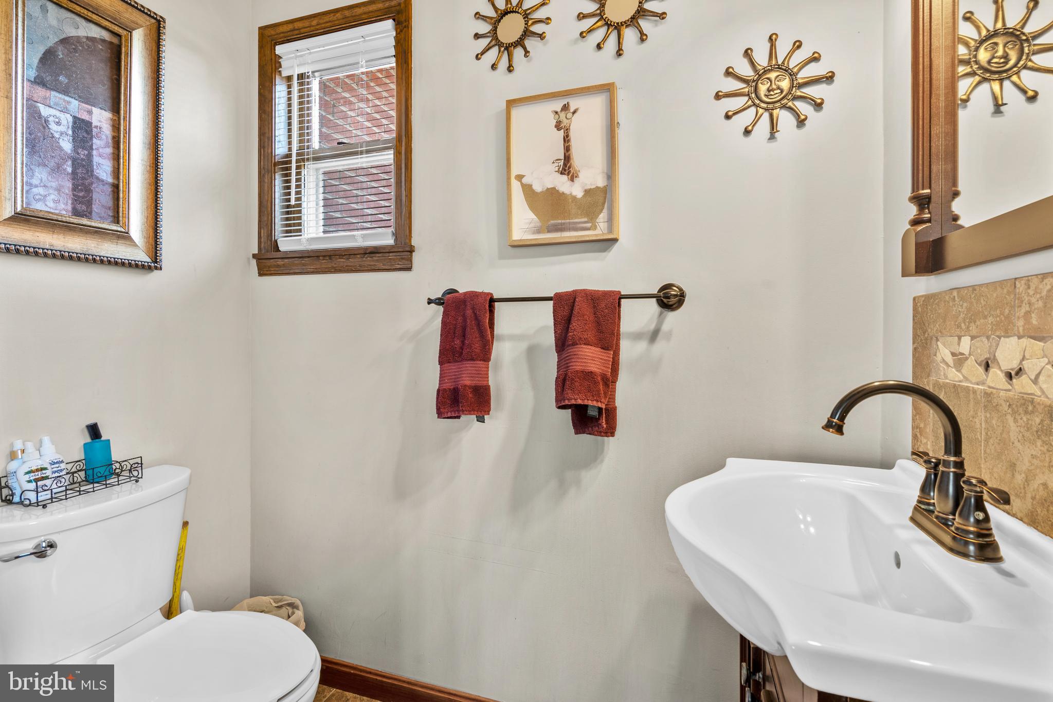 1901 Murray Street Philadelphia, PA 19115 - Photo 6 of 26 Powder Room