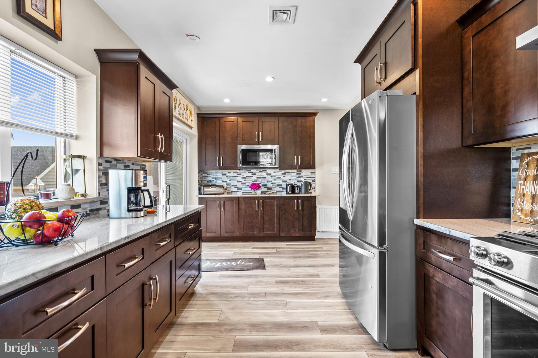 1901 Murray Street Philadelphia, PA 19115 - Photo 10 of 26 Kitchen