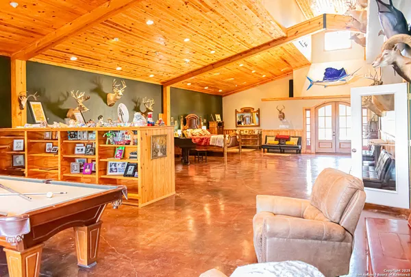 $1,645,000 | 320 Overland Trail West, Hunt, TX 78024