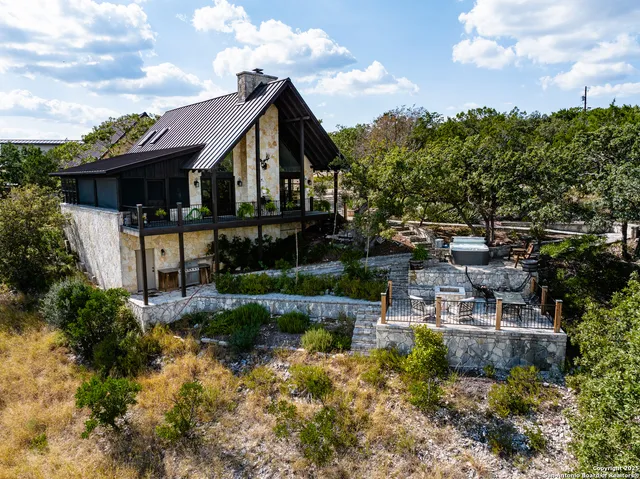 $1,645,000 | 320 Overland Trail West, Hunt, TX 78024