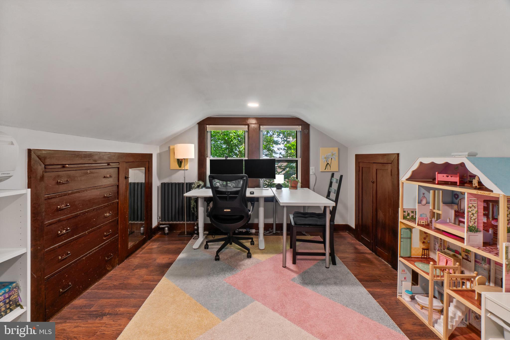 2900 Rueckert Avenue Baltimore, MD 21214 - Photo 31 of 40 a reading room with furniture a rug and a window