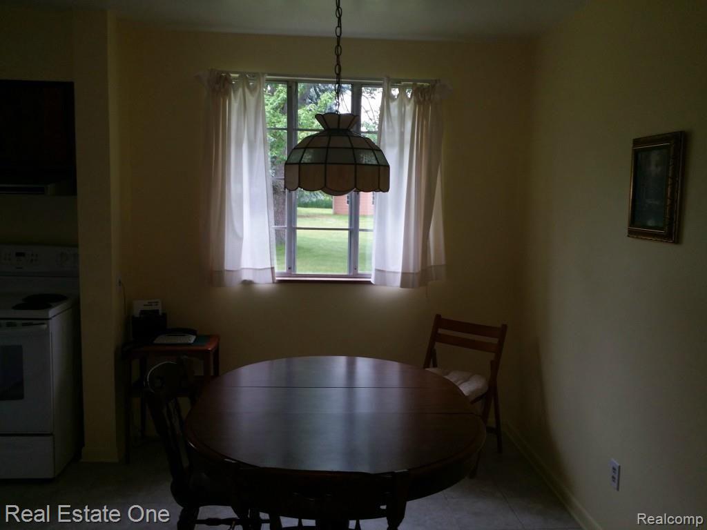 4920 Pelton Road Clarkston, MI 48346 - Photo 10 of 15 Pelton 015.jpg