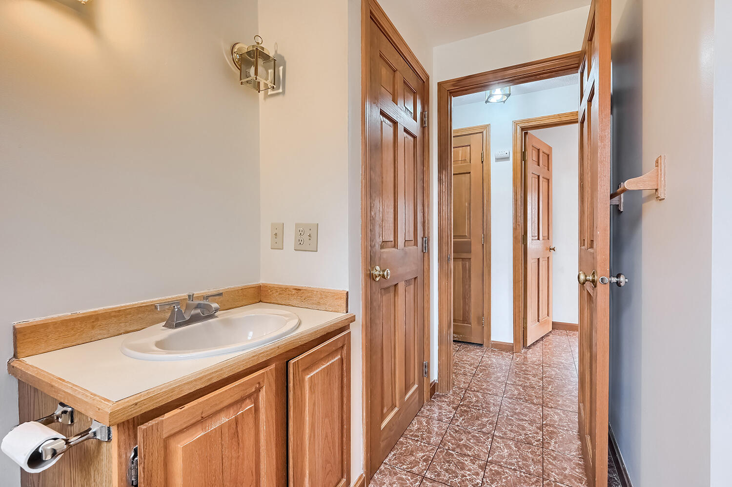 277 Satucket Road Brewster, MA 02631 - Photo 29 of 38 2nd Floor Bath