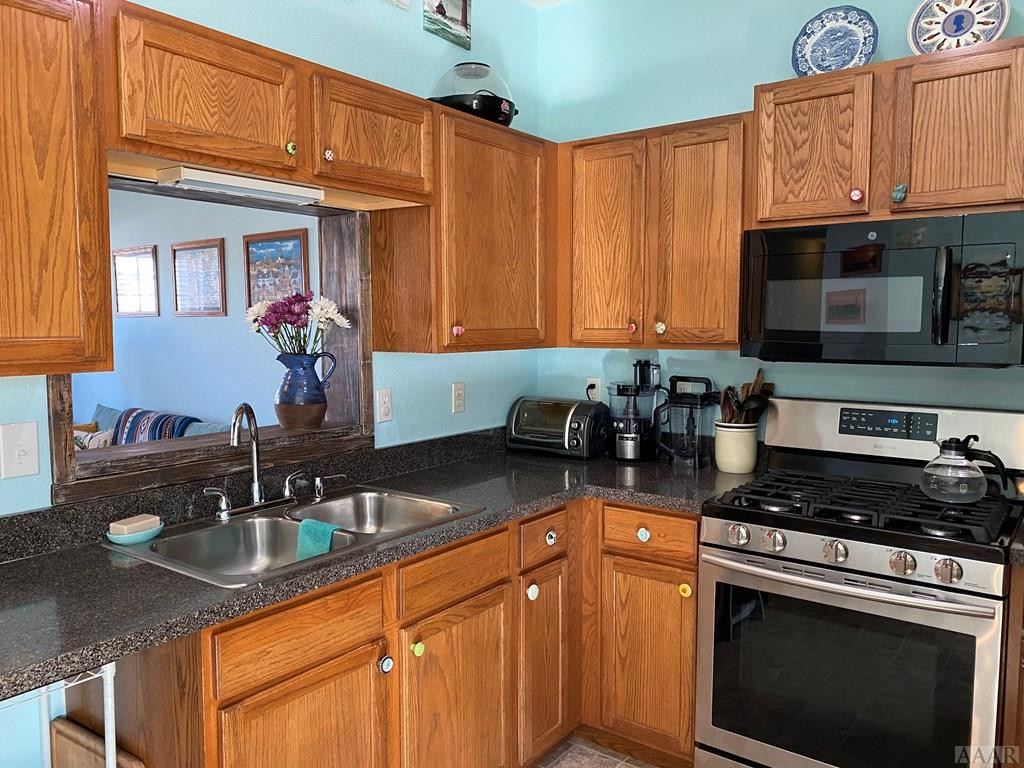 983 Scott Road Elizabeth City, NC 27909 - Photo 8 of 22 View 2 of Kitchen