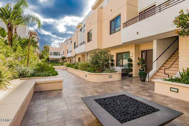 a view of a entryway of the house